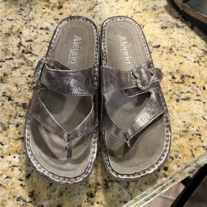 Alegria Women's Shimmering Silver Sandals